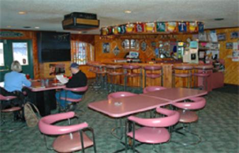 Zellar'S Village Inn Newberry Exteriör bild